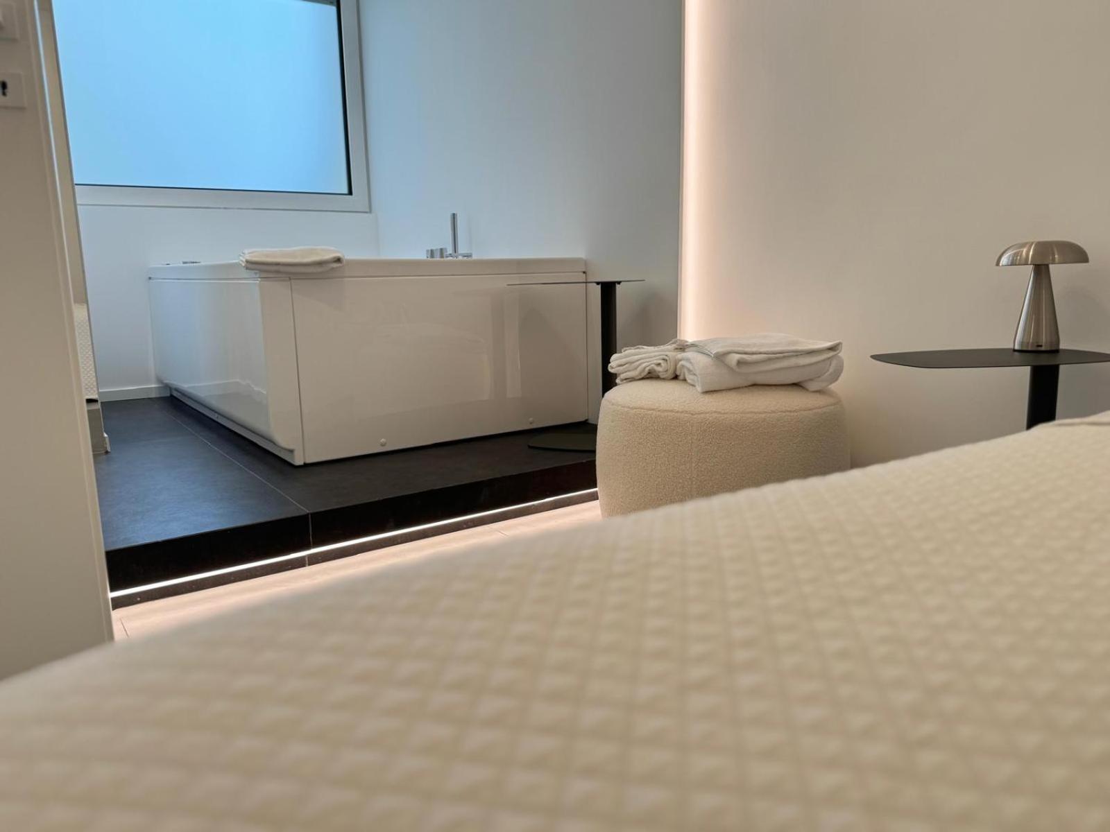 Iitana Luxury Apartment - Fronte Mare Con Vasca Idromassaggio CTA Exteriör bild